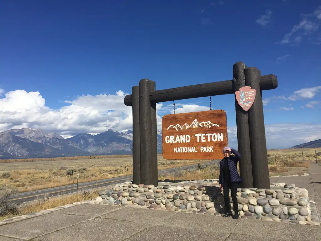 11 Day Yellowstone, Rocky Mountain & California Desert Tour