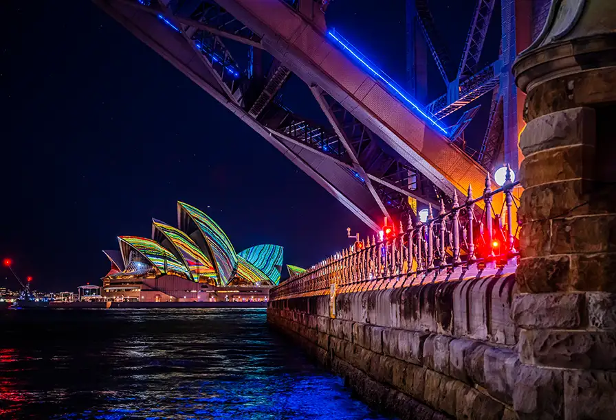 Vivid Sydney 2025: All-inclusive Dinner Cruise with Beverage Package