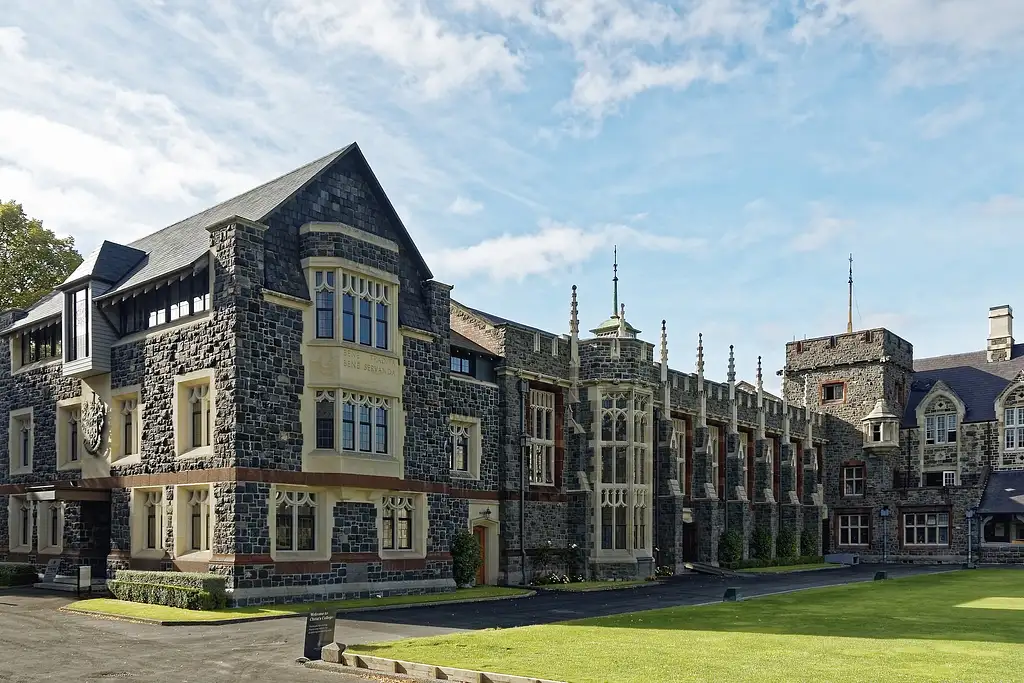8 Day NZ Southern Secrets Small Group Tour | Kiwi Experience