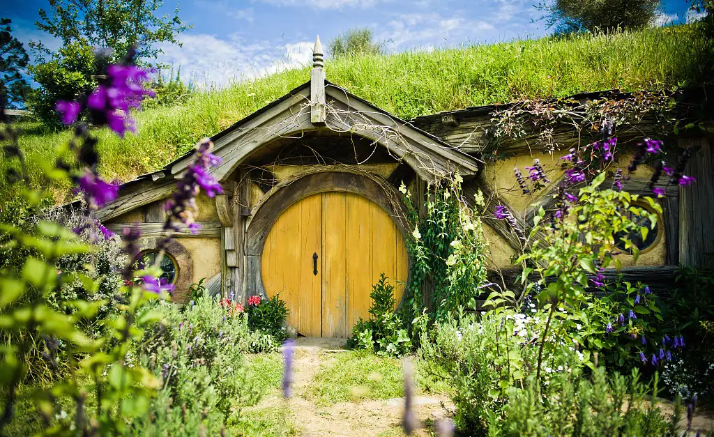 Hobbiton Express Tour with Marquee Party Lunch from Auckland