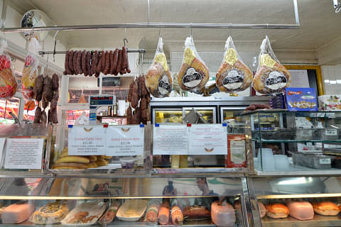New York History and Food Tour with Statue of Liberty and Ellis Island Visit
