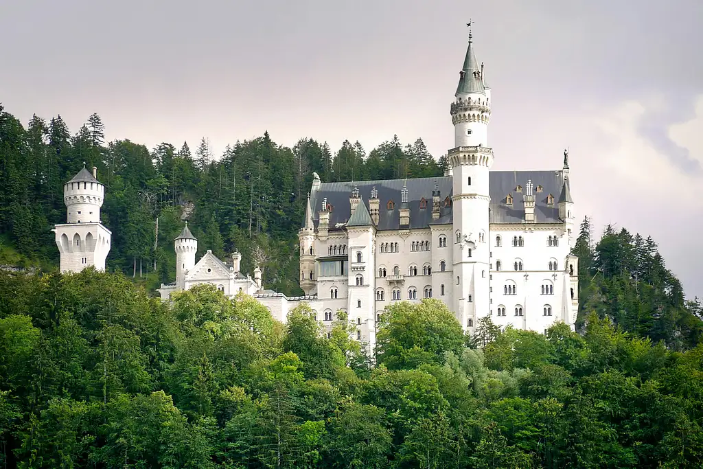 VIP Tour to Linderhof Palace and Neuschwanstein Castle