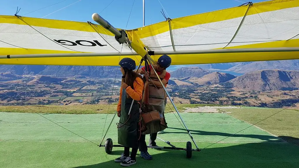 Queenstown Summer Hang Gliding