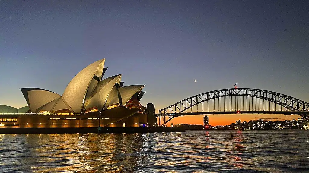 Sydney Harbour Sunset Cocktail Cruise - 5pm King St Wharf Departure