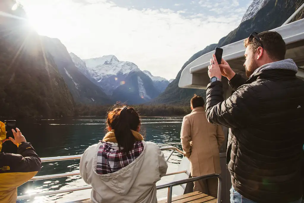 Milford Sound Glass Roof Scenic Tour with Cruise & Helicopter Flight