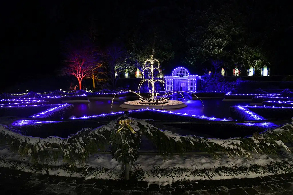 Christmas Guided Tour Of Victoria And Butchart Gardens