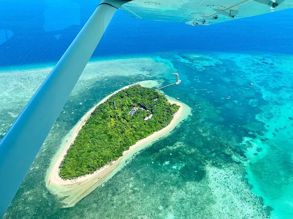 Outer Edges of The Great Barrier Reef Scenic Flight