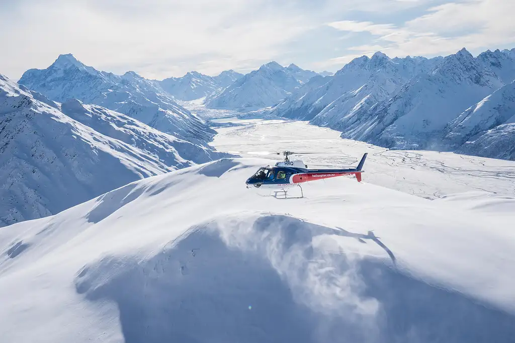 Mountain High: Mount Cook/Aoraki Scenic Helicopter Ride With Alpine Landing