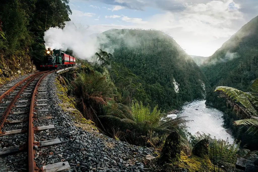 King River Gorge Raft and Steam Experience