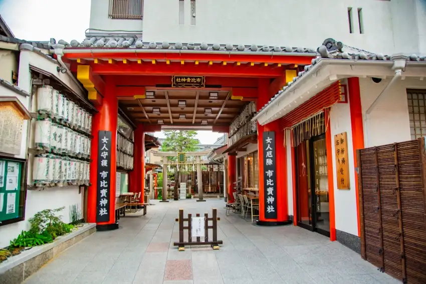 Kimono Rental and Unexplored Kyoto Walking Tour