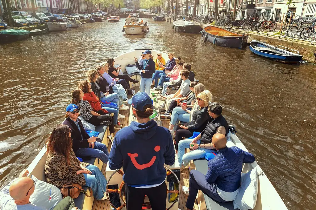 Amsterdam's Highlights and Local Insights Canal Cruise