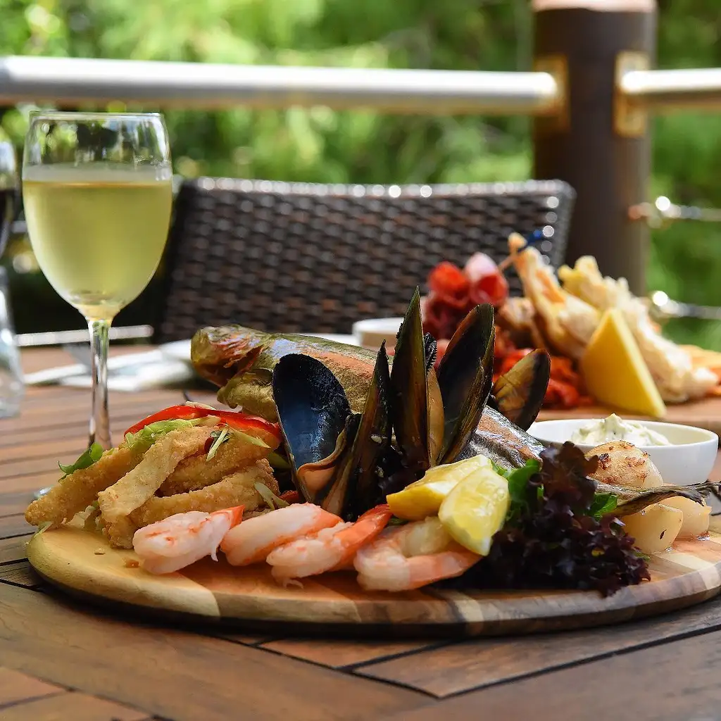 Full Day Mount Tamborine Winery Tour with Lunch Brisbane & Gold Coast