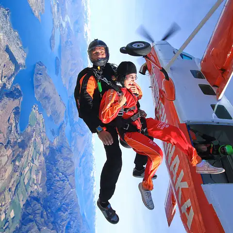 skydiving wanaka new zealand