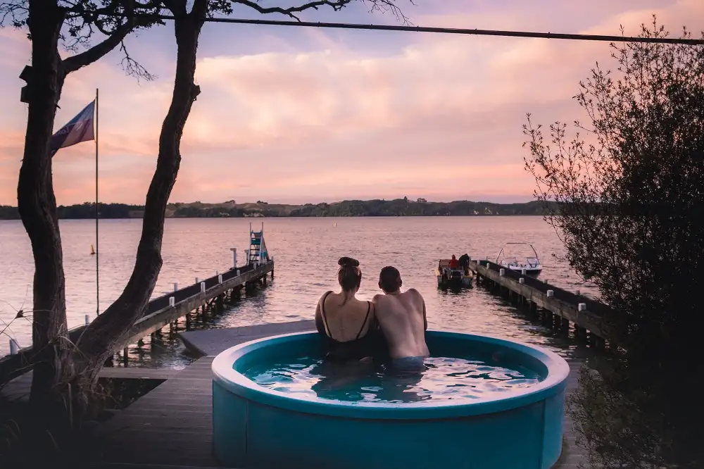 Starlight Kayak Experience + Manupirua Hot Pools Visit