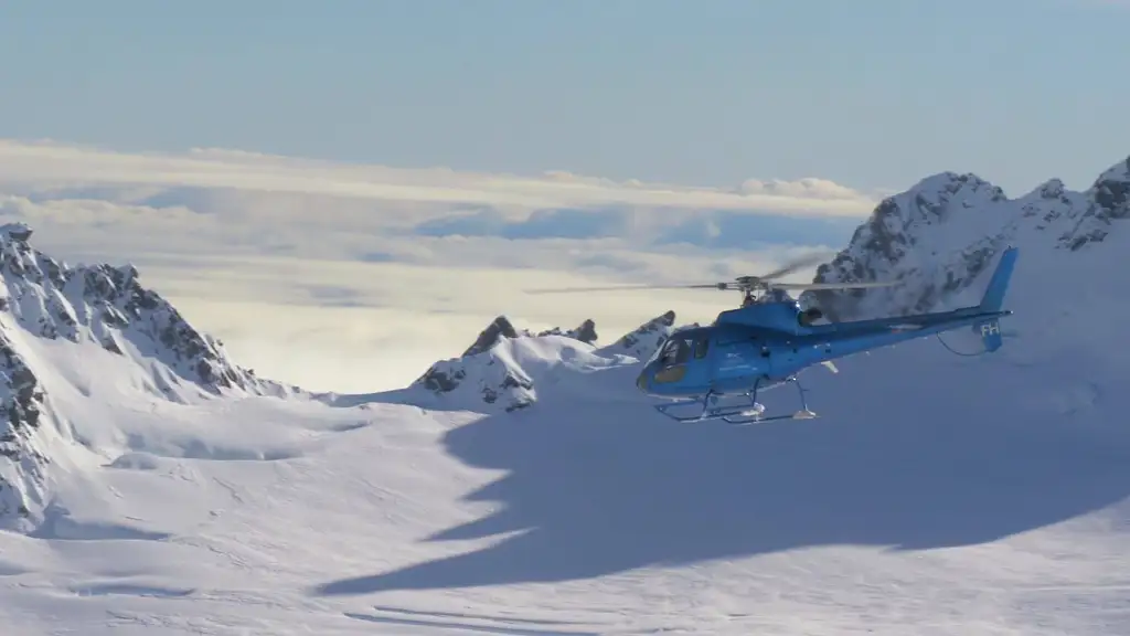 45-minute Ultimate Discovery Helicopter Flight with Snow Landing