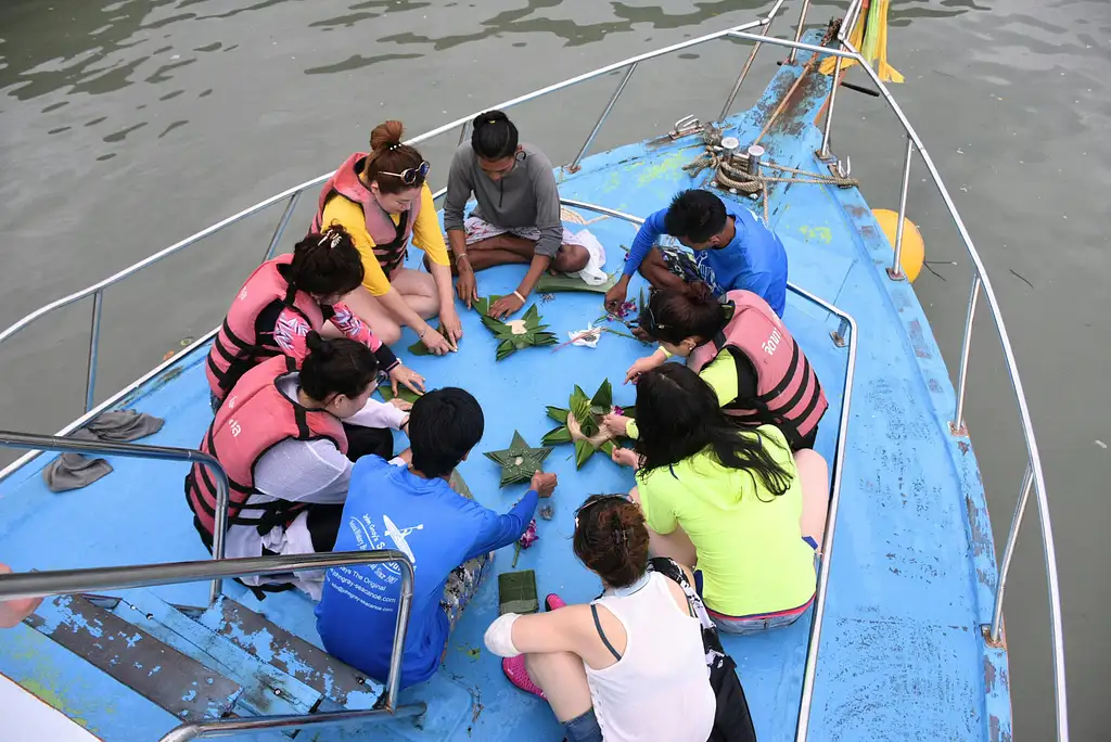 Hong Starlight Kayaking and Loi Krathong Ceremony from Phuket Full Day Tour