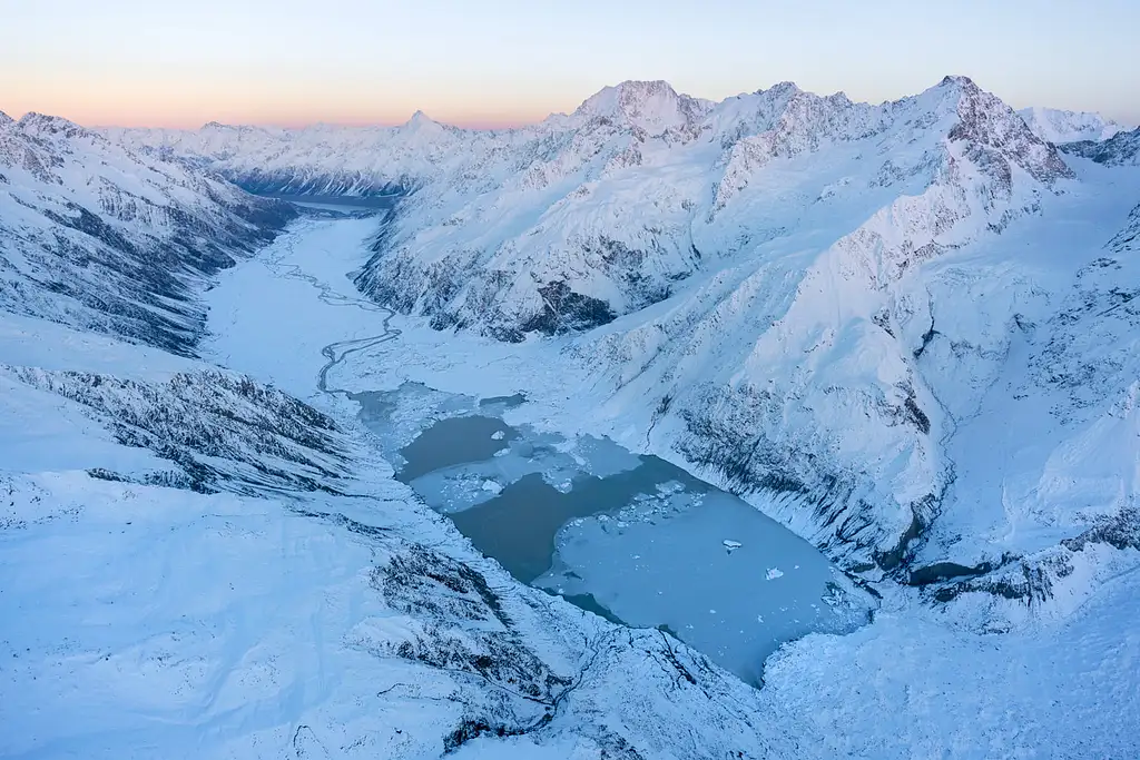 45-minute Ultimate Discovery Helicopter Flight with Snow Landing