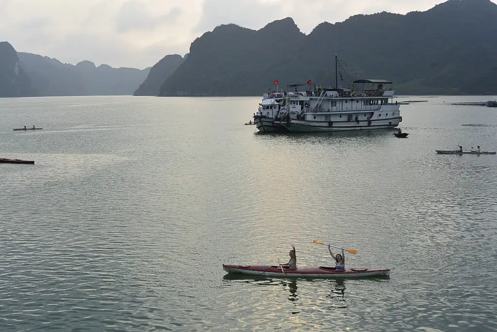 11 Day Ultimate Vietnam Group Tour | Hanoi to Ho Chi Minh (18 to 35's)