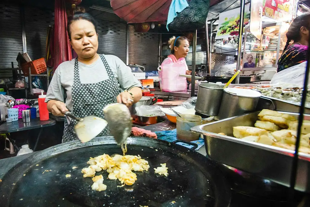 Chinatown Authentic Street Food Tour in Bangkok
