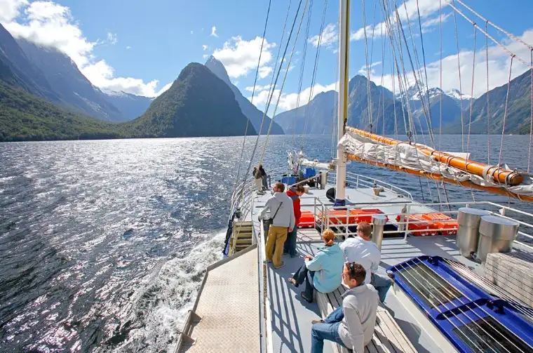 South Island Burt Bus Pass - 3 Days