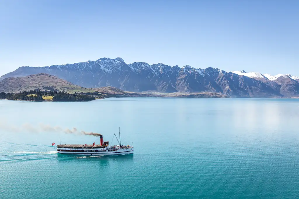Queenstown Cruise & Wine Tour