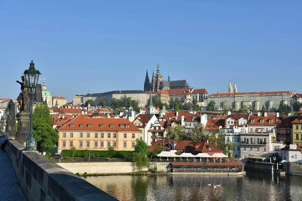 Prague Castle Skip-the-Line Entry Ticket and Minibus Transfer