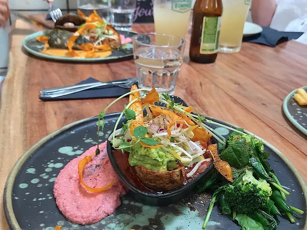 Noosa Hinterland with Gourmet lunch & Wine tasting - Day Tour