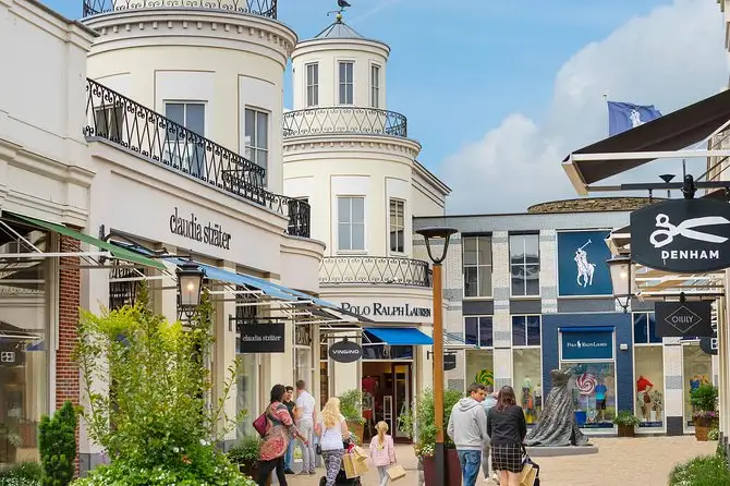 Shopping experience at Bataviastad Fashion Outlet with private transportation