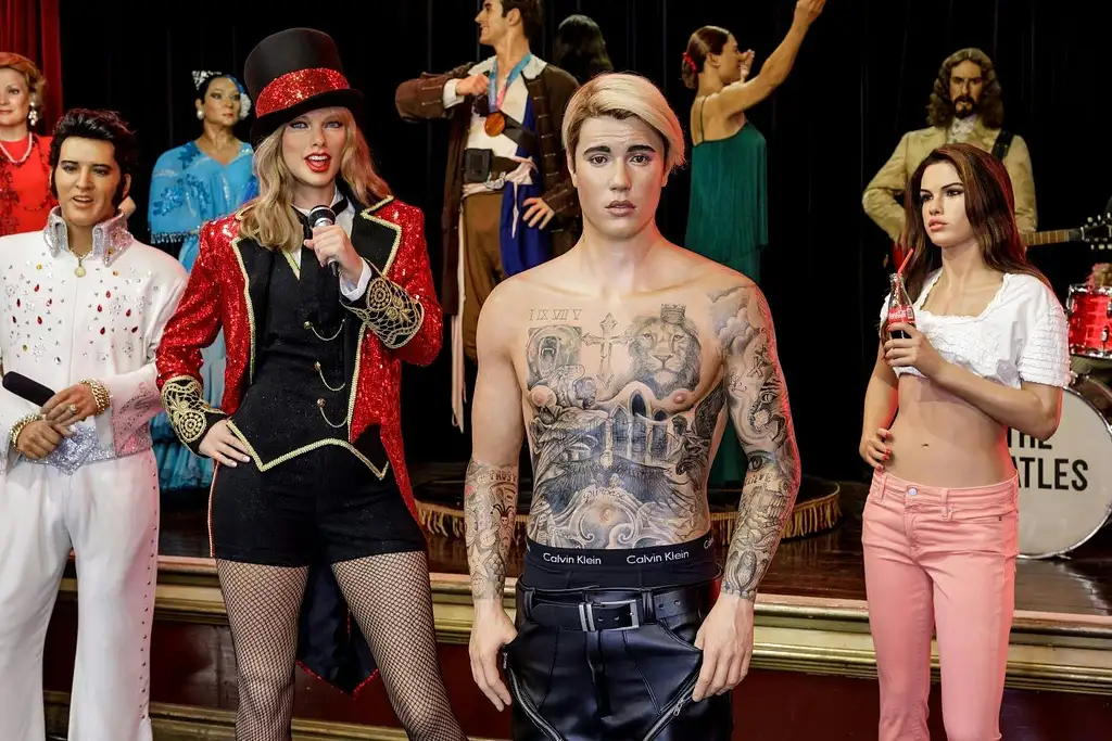 Madrid Wax Museum | Entrances