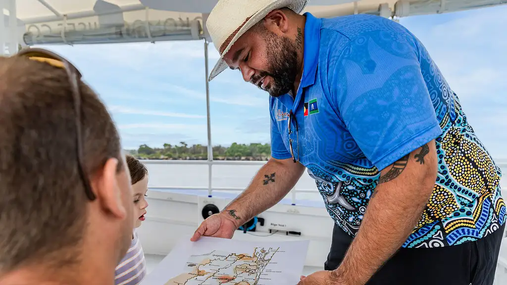2.5 Hour Cruise with Culture Jellurgal Walkabout Tour