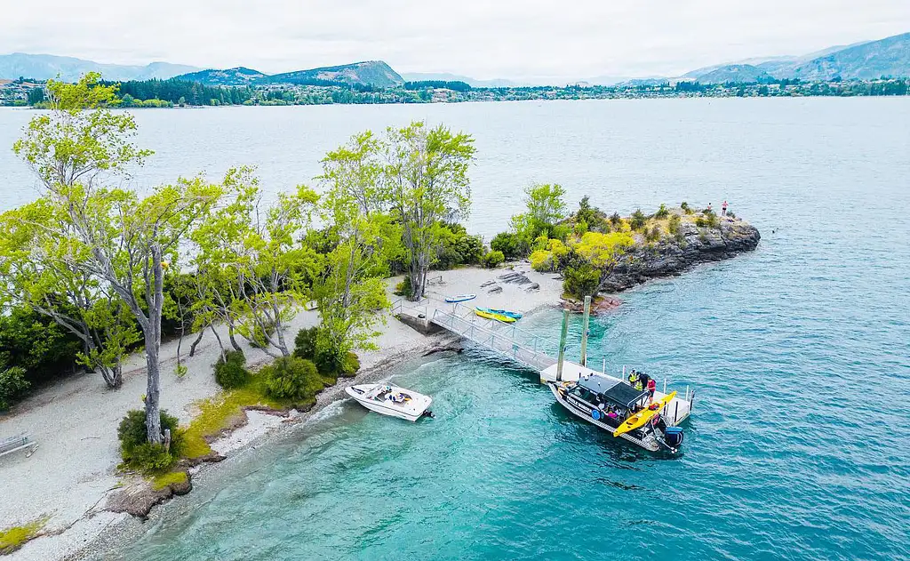Wanaka Kayak/Paddleboard & Cruise from Ruby Island
