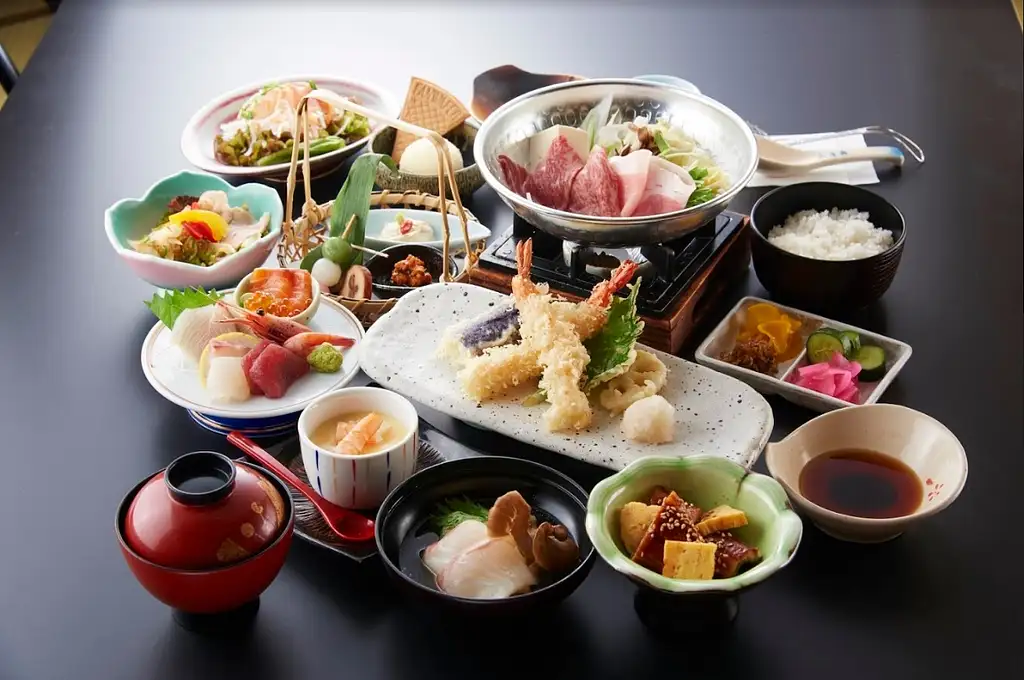 Japanese Food and Tea Tour in Kyoto