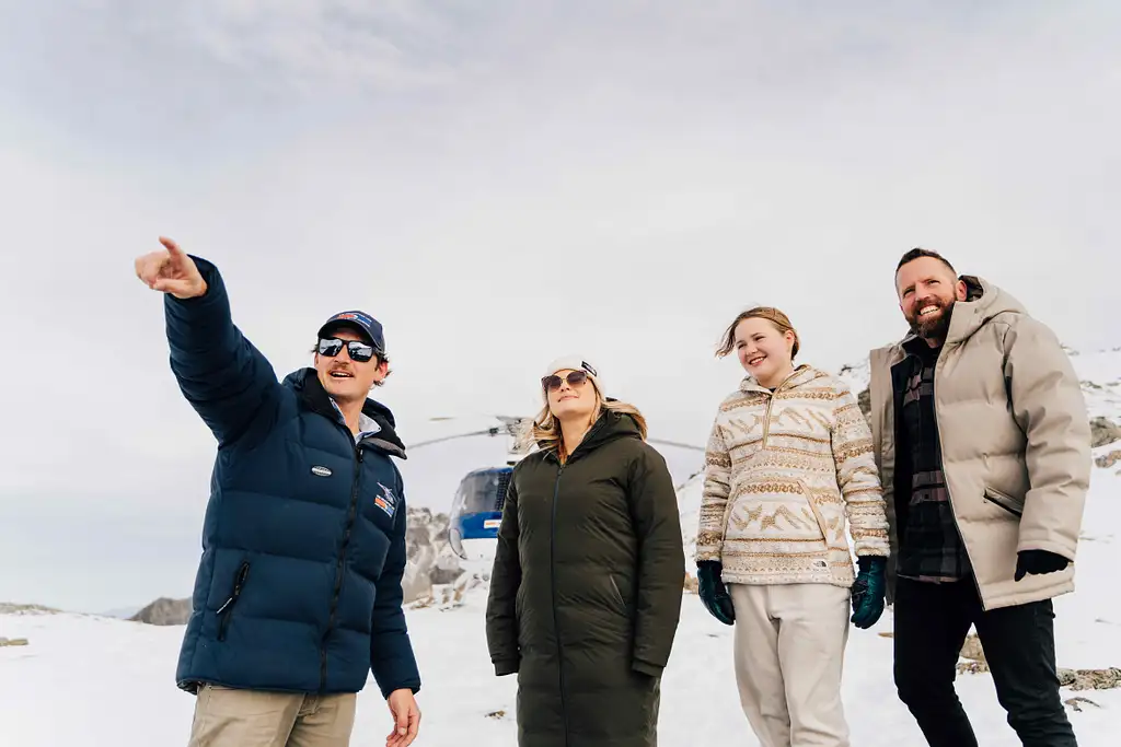 Mountain High: Mount Cook/Aoraki Scenic Helicopter Ride With Alpine Landing