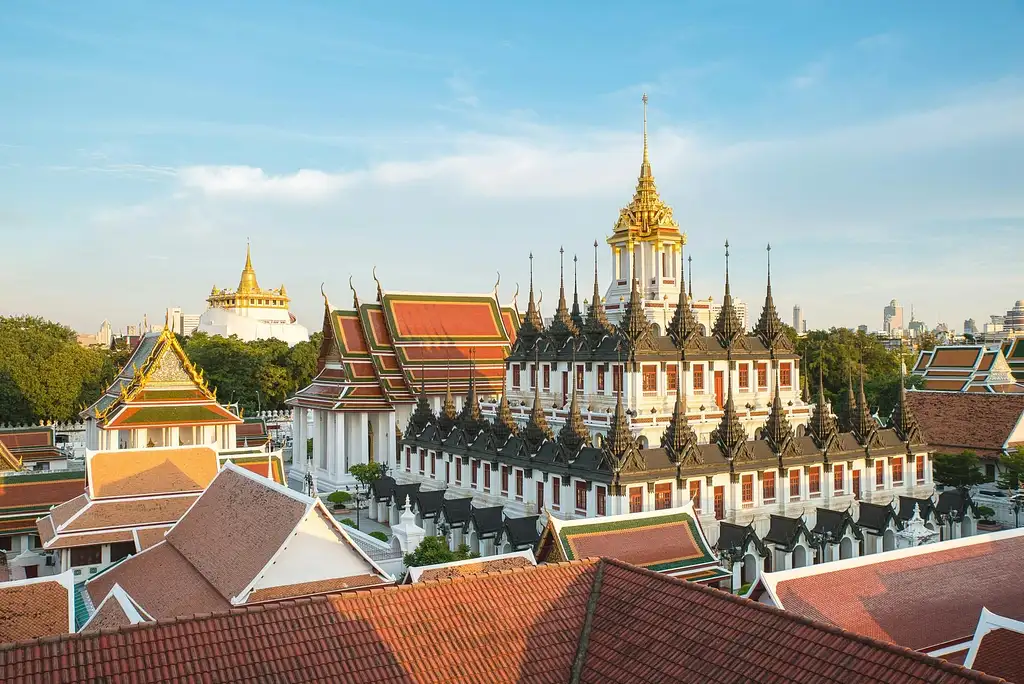 Golden Mount with Metal Castle and Giant Swing Tour in Bangkok