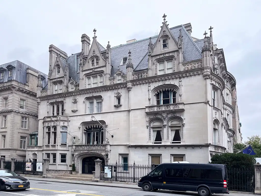 Fifth Ave Gilded Age Mansions Tour - Walking Tour