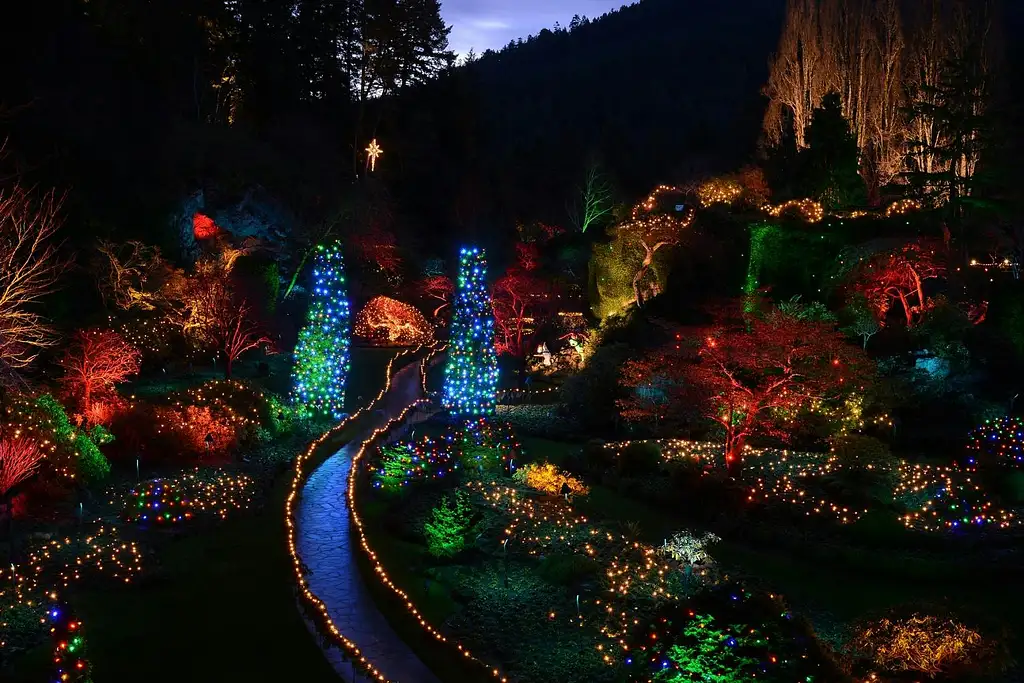 Christmas Guided Tour Of Victoria And Butchart Gardens