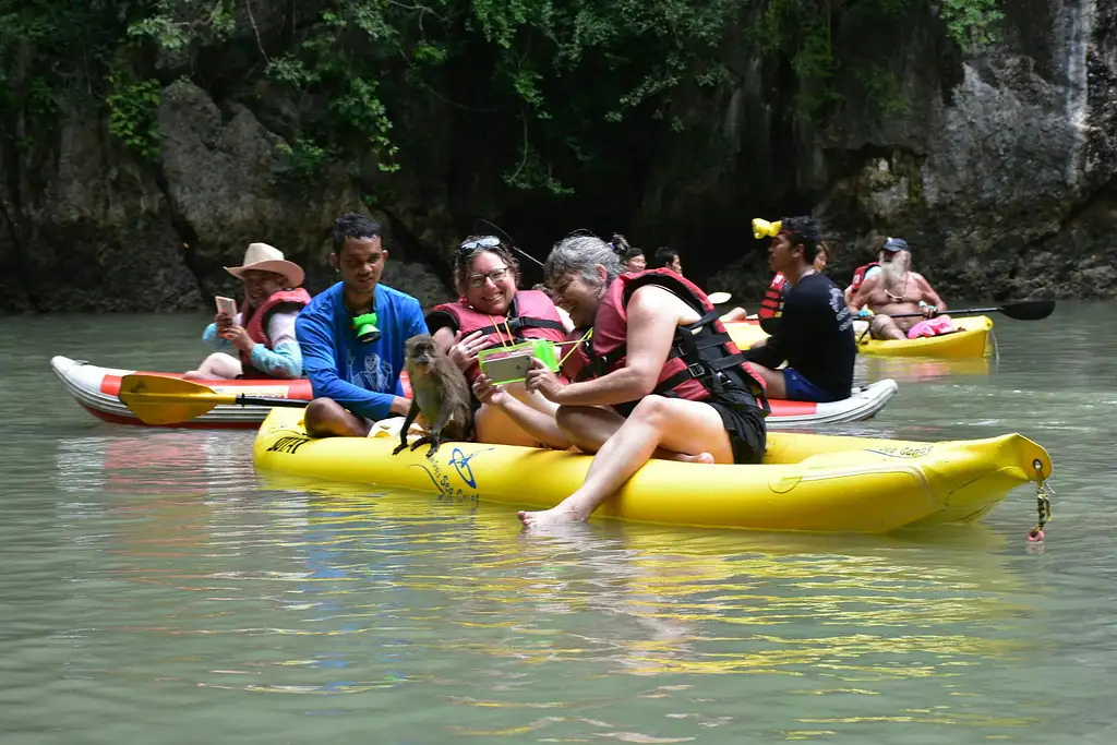 Hong Starlight Kayaking and Loi Krathong Ceremony from Phuket Full Day Tour