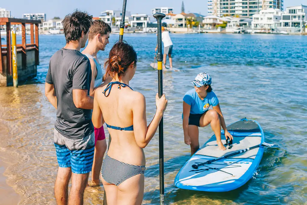 Stand Up Paddle (SUP) Beginner Lesson – Surfers Paradise