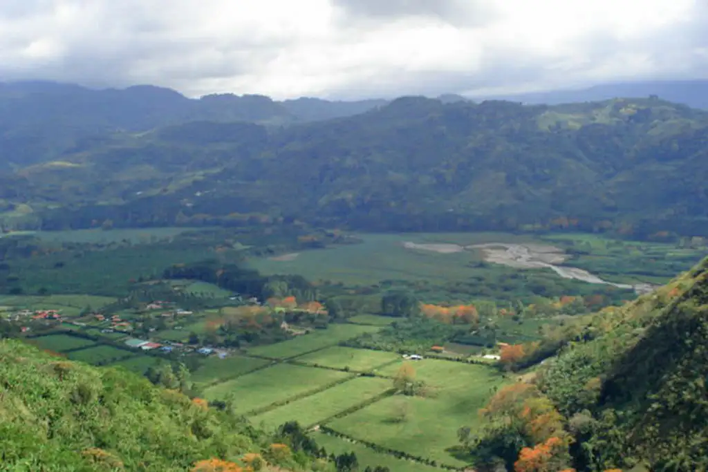Irazu Volcano and Orosi Valley Tour from San José
