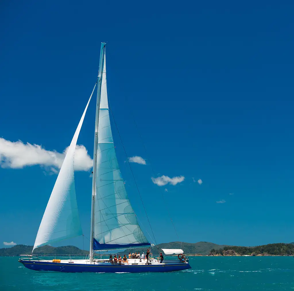 Whitsundays & Langford Reef Sailing Tour
