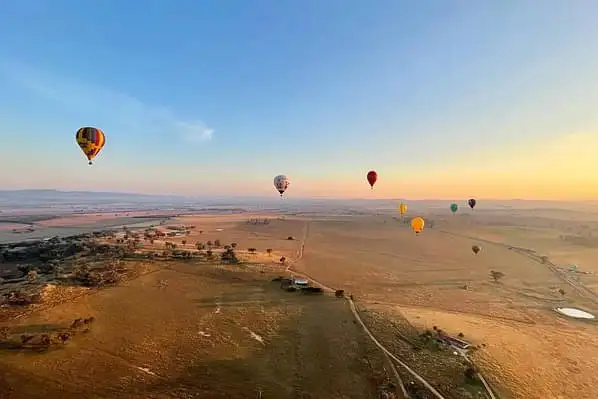 Sunrise hot air balloon ride Sydney