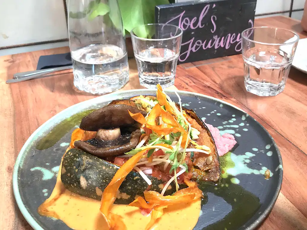 Noosa Hinterland with Gourmet lunch & Wine tasting - Day Tour