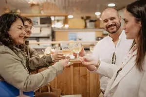 3 Hour Food and Wine Tasting Tour in Bordeaux