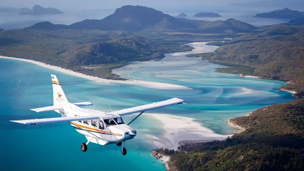 Fly & Cruise Whitsundays Day Tour