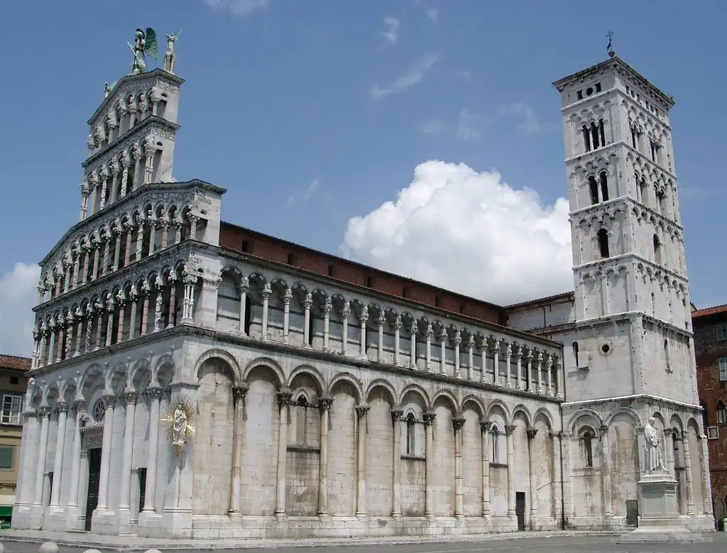 Pisa & Lucca Day Trip From Florence