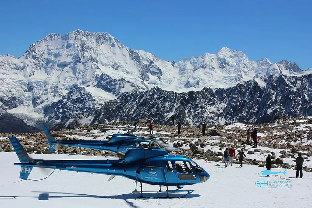 45-minute Ultimate Discovery Helicopter Flight with Snow Landing