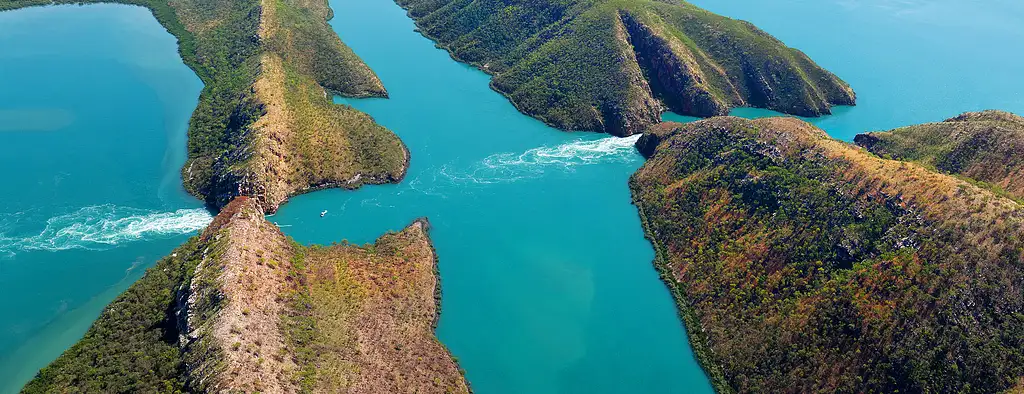 Buccaneer Explorer Scenic Flight & Hatchery Tour (April to Oct Dry Season)