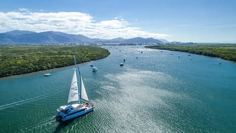 Cairns City Tour with Spirit of Cairns Dinner cruise