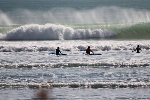 Surf lessons at Raglan New Zealand