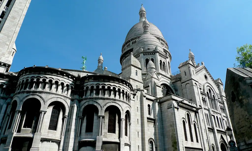 Cinema Walking Tour In Montmartre